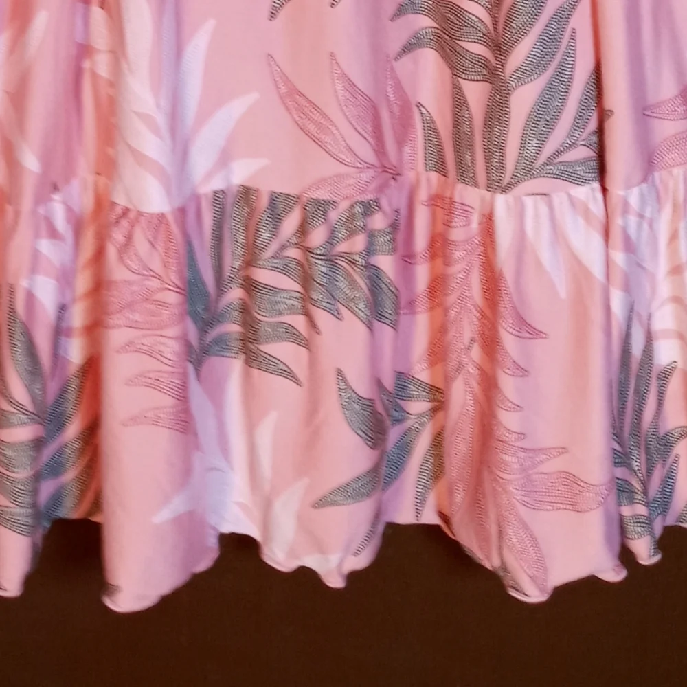 Joyspun XL (16-18) Beautiful coral Leaf Print Elastic Front Ruffle Hem Nightgown - Picture 3 of 8